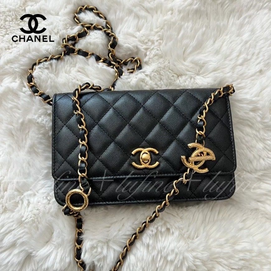 お財布一体型！長く愛用したい♪】CHANEL チェーンウォレット (CHANEL