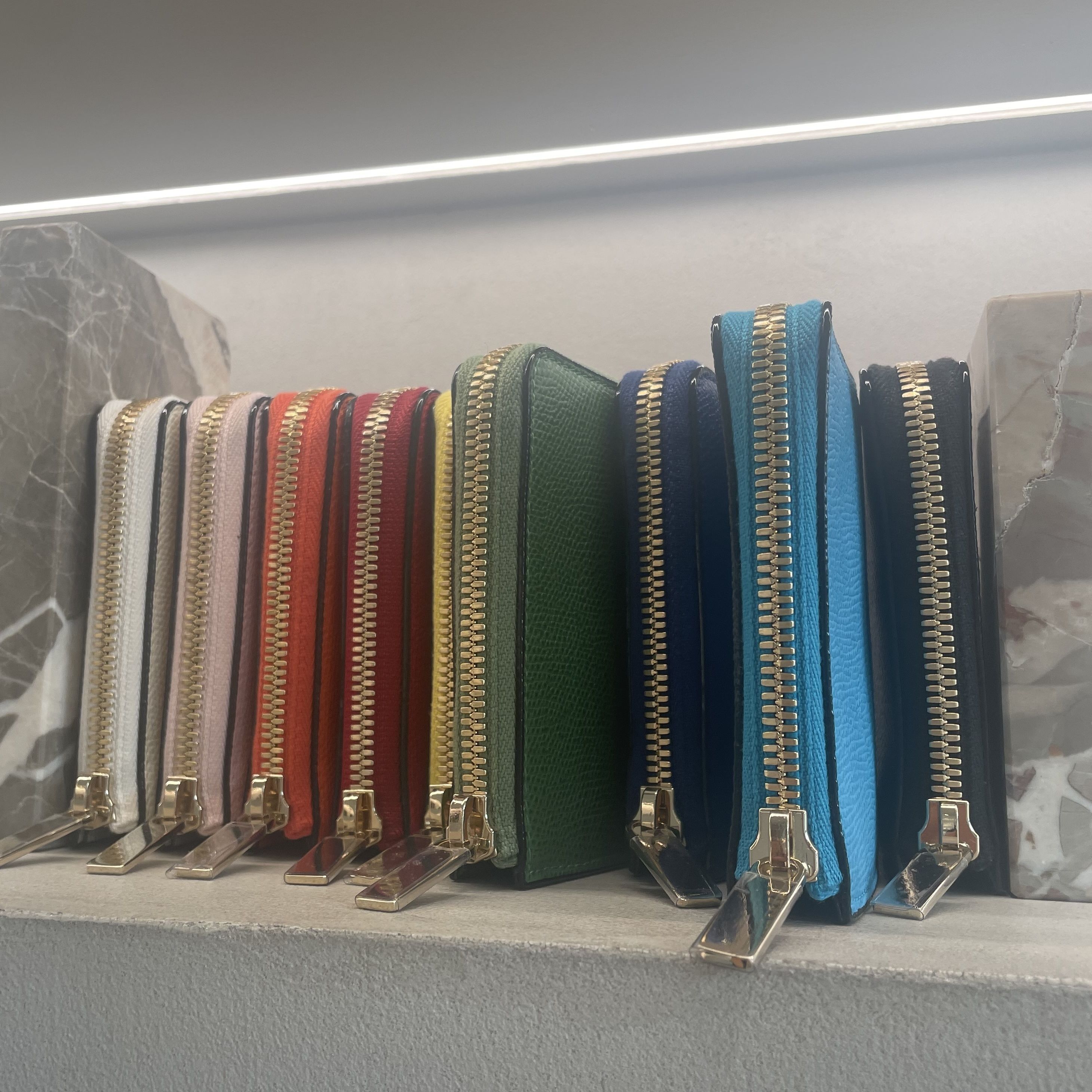 ヴァレクストラ Valextra ジップ キーホルダー ミニ財布 (Valextra