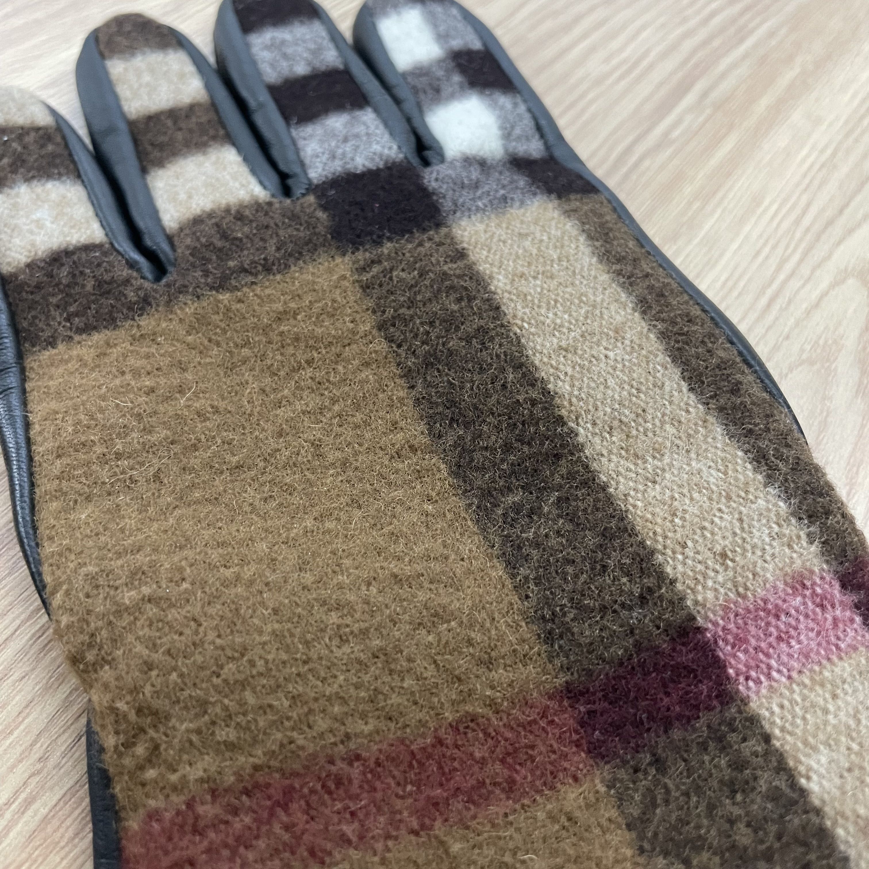 BURBERRY ラムレザー&ウール手袋 8036237 (Burberry/手袋) 8036237