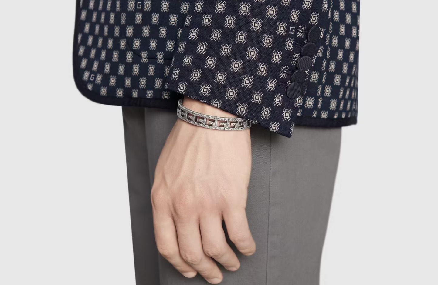 数量限定☆GUCCI☆スクエアG カフブレスレット バングル (GUCCI