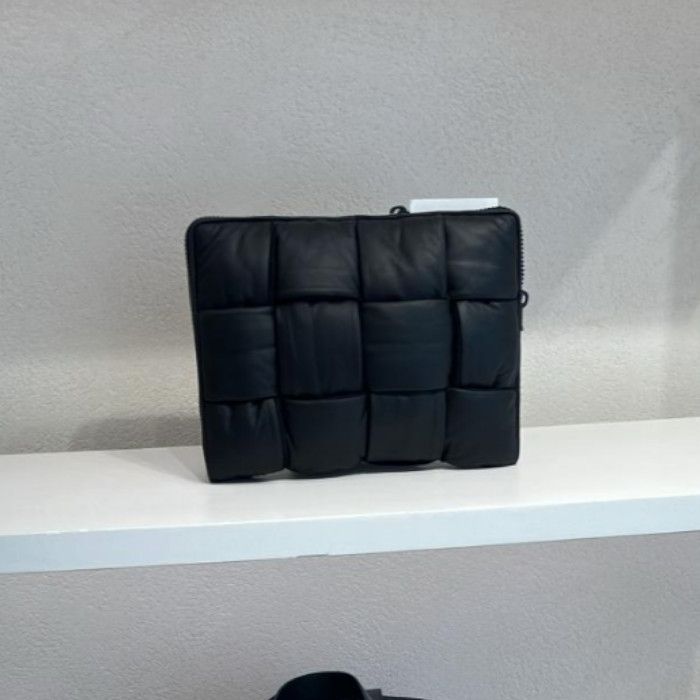 ボッテガ・ヴェネタ直営店◇Document Cace◇クラッチバッグ (BOTTEGA