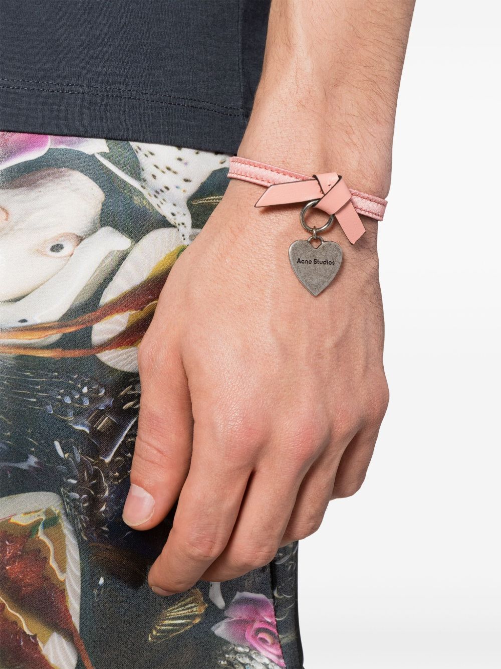 Acne Studios ハートチャームレザーブレスレット Acne Studios】ハート