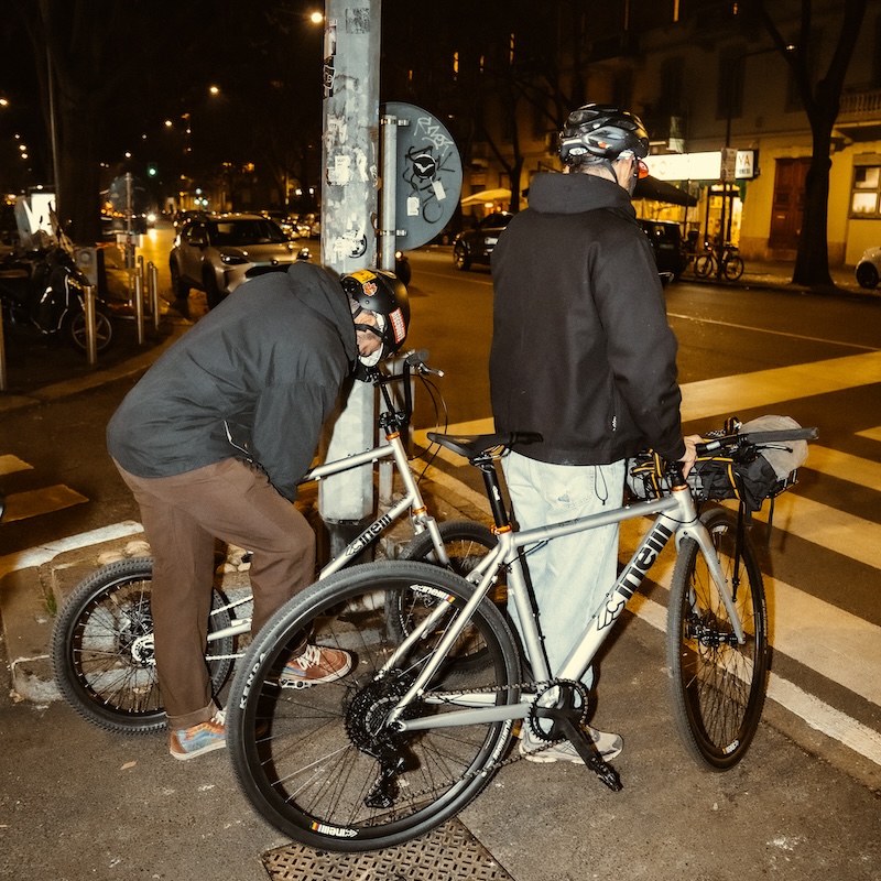 チネリからシティバイク「ジデコ シルバーブートレッグ」が登場