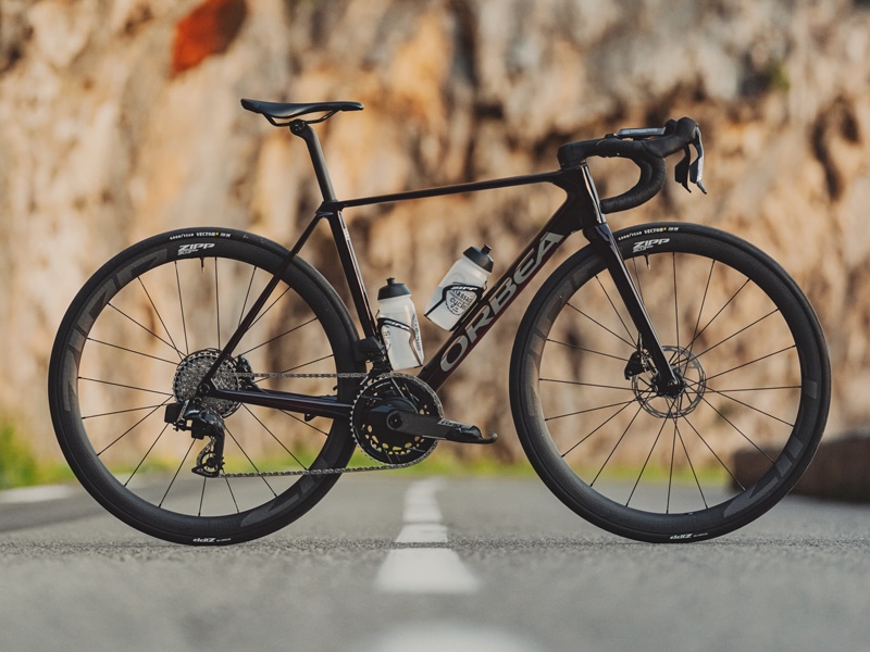 スラムのロードコンポ「フォースAXS」「ライバルAXS」がモデルチェンジ