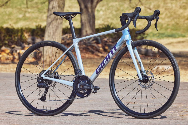 貴重な税込20万円台カーボンロードバイク ジャイアント・TCR