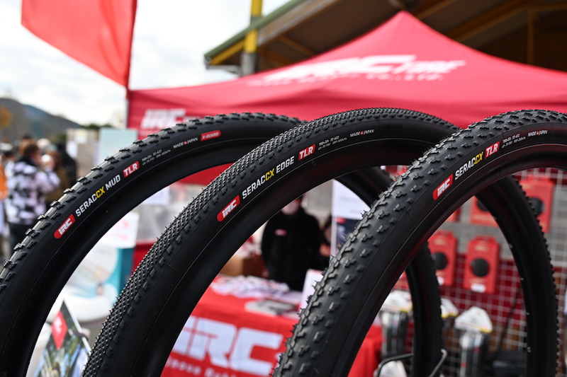 iRCのシクロクロス用タイヤ・シラクCX TLRほかニューモデルが登場