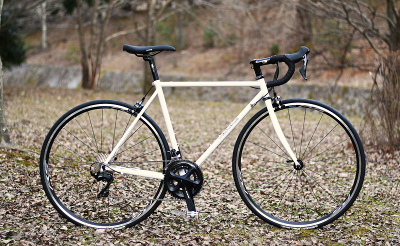 発売30周年のビゴーレのロードバイク「クロモリレーサー」が