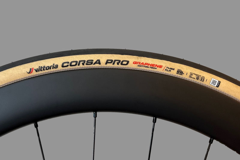 ヴィットリアのロードバイク用タイヤ「コルサ」が新型に！ 最速