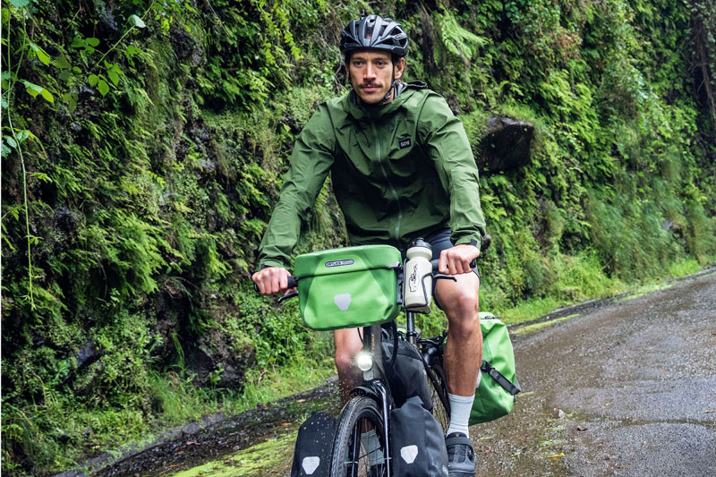 オルトリーブのハンドルバーバッグ「アルティメイト6」に新サイズが