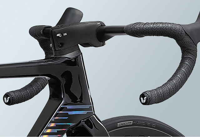 CONTACT SLR AERO BAR & STEM：新たに設計されたケーブル内装式