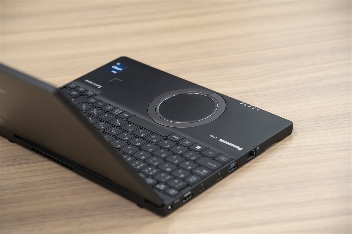 戸田覚氏が12.4型「レッツノートSR」をレビュー！ - 日経 xTECH