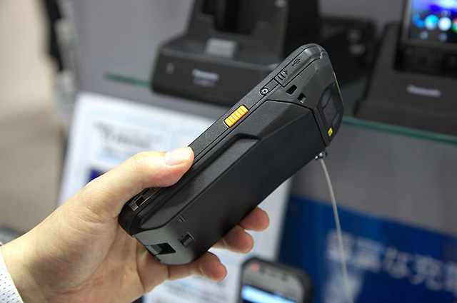 軽量・スリムな新型タフパッド「FZ-N1」に注目が集まる - 日経 xTECH