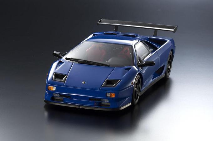 待望の再販売！ 即完売した京商18分の1スケール「ランボルギーニ