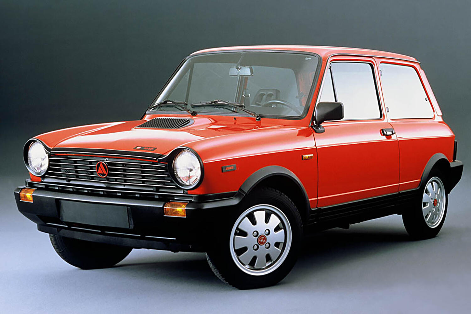 痛快ホットハッチのアウトビアンキA112アバルト！ わずか70馬力ながら