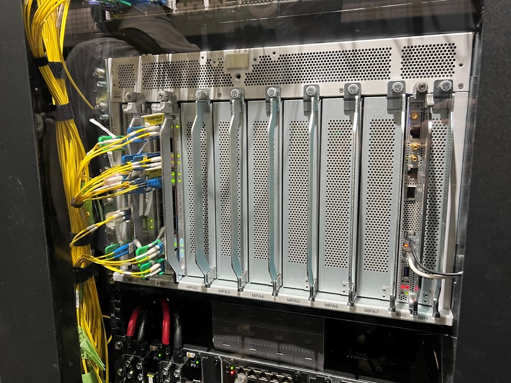 シスコがルーター「8608」を国内で世界初披露、推しの自社シリコンで何