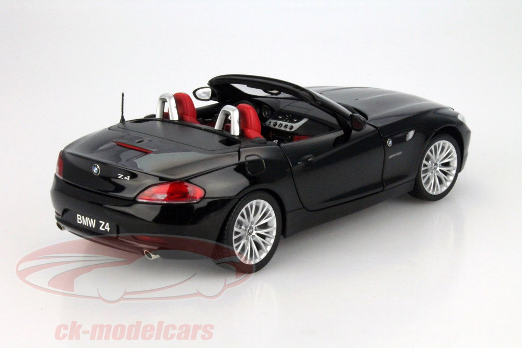 Kyosho 1:18 BMW Z4 sDrive 35i (E89) jet black 08771JBK model car