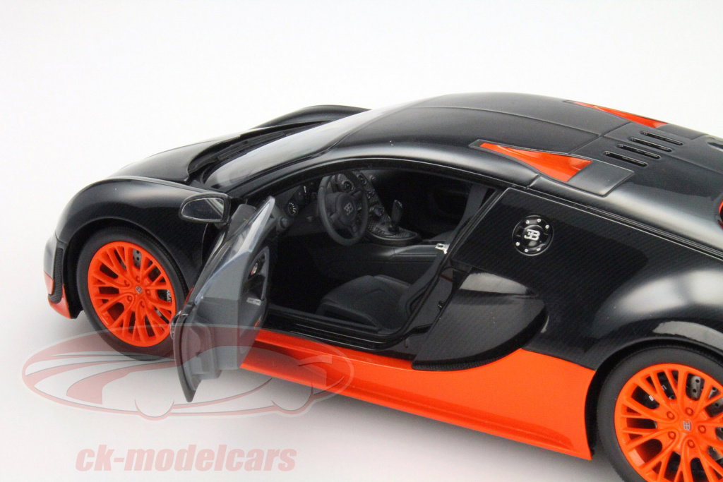 Minichamps 1:18 Bugatti Veyron Super Sport Top Gear built in 2011