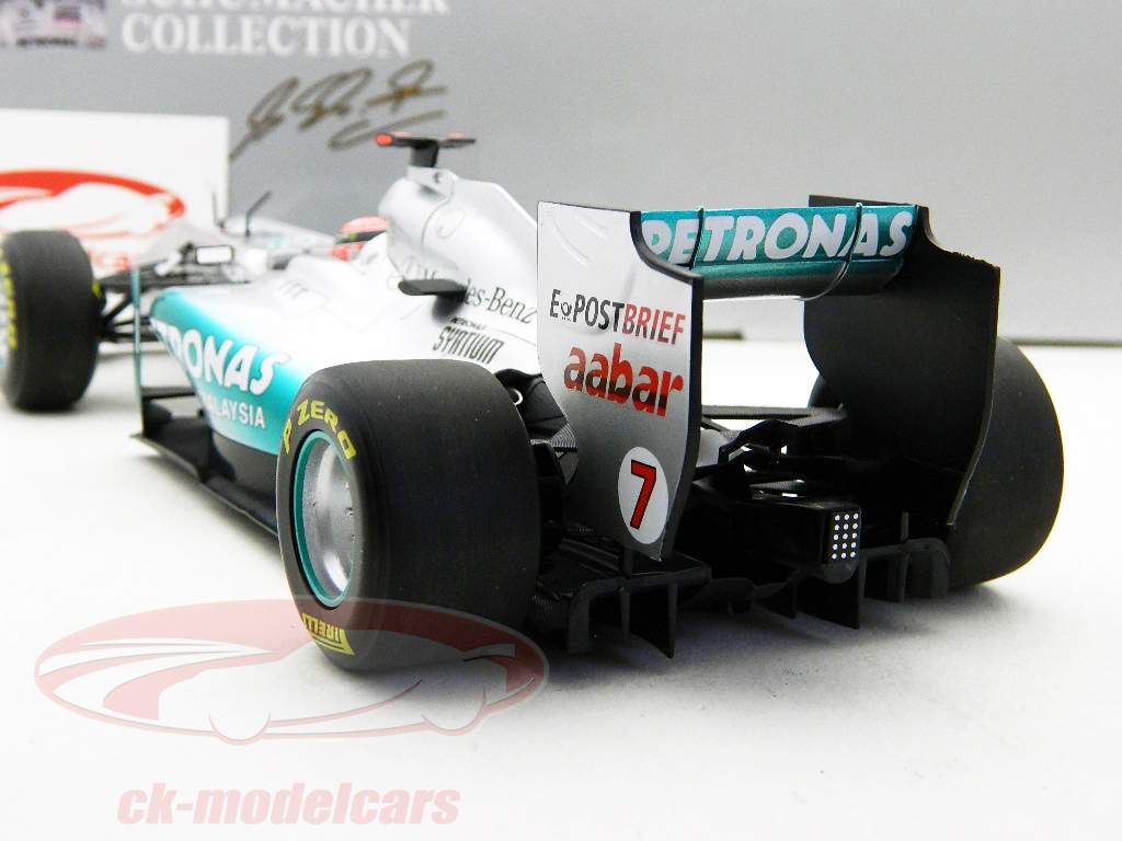 Minichamps 1:18 M. Schumacher Mercedes GP W02 Showcar formula 1