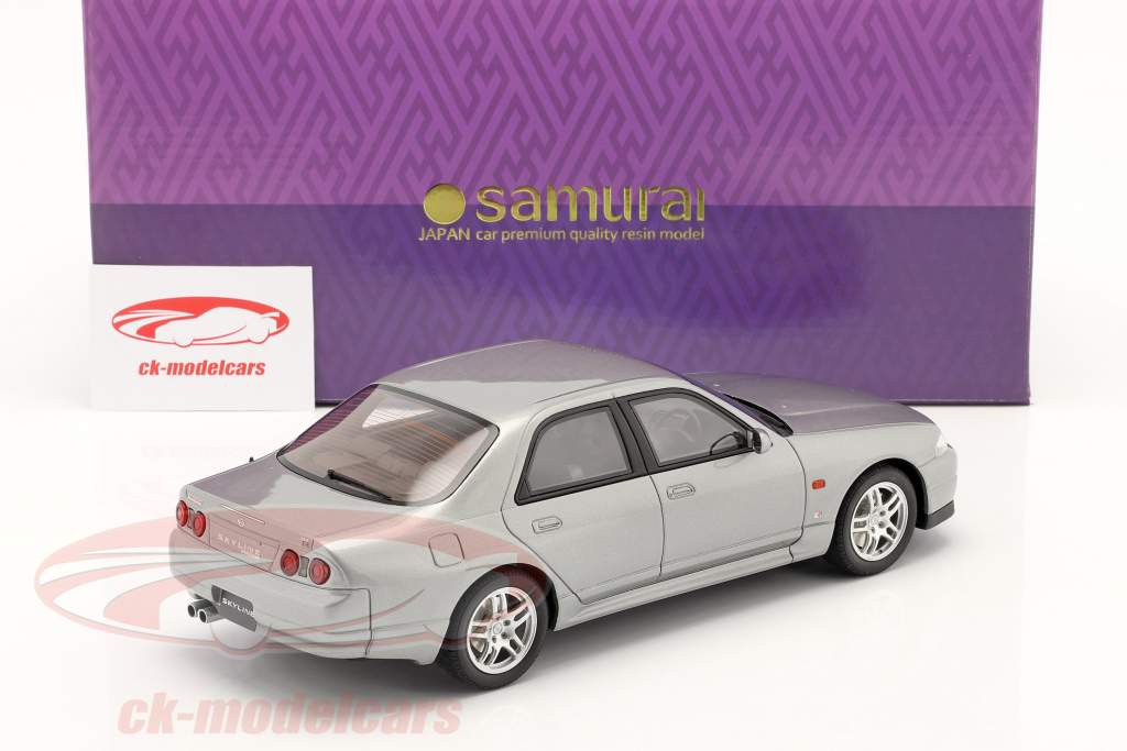 Kyosho 1:18 Nissan Skyline GT-R Autech Version silver KSR18041S