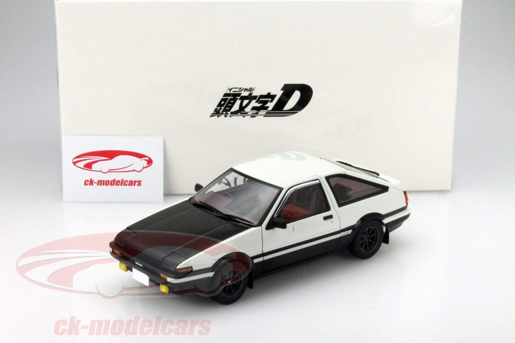 AUTOart 1:18 Toyota Sprinter Trueno (AE86) Initial D Version 2.0