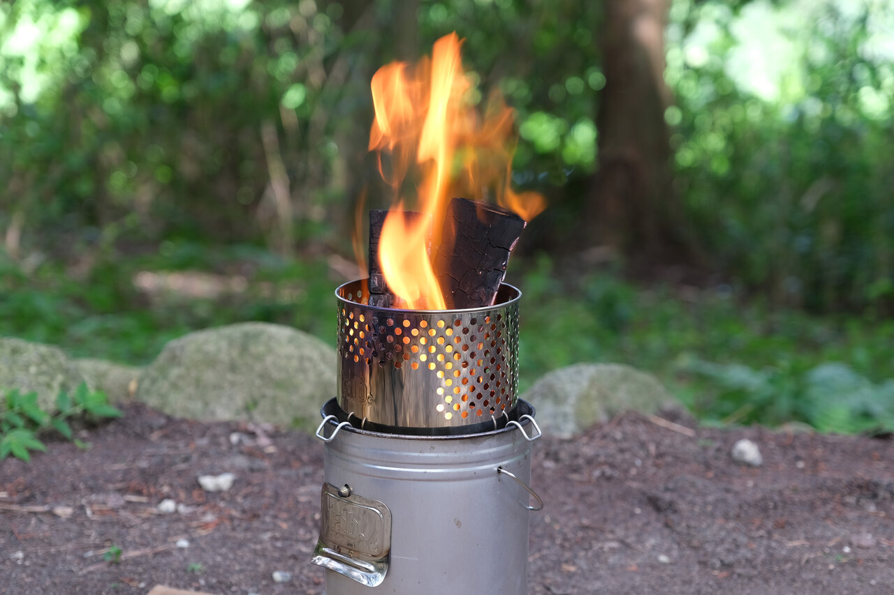 缶ストーブ】玄人キャンパーへの一歩！薪の安定性を高める新オプション