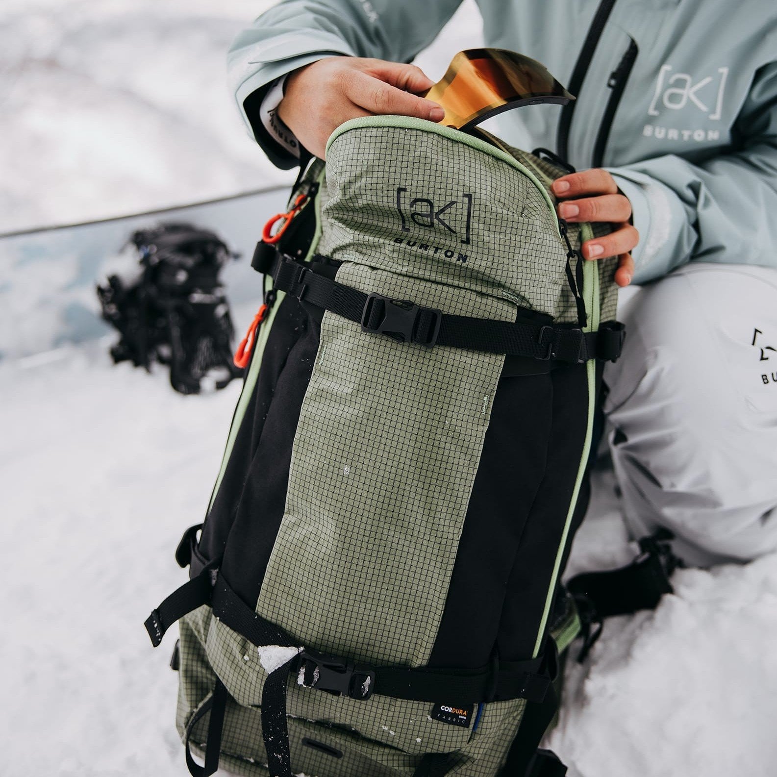 Burton [ak] Dispatcher 18 Backpacks | Absolute-Snow