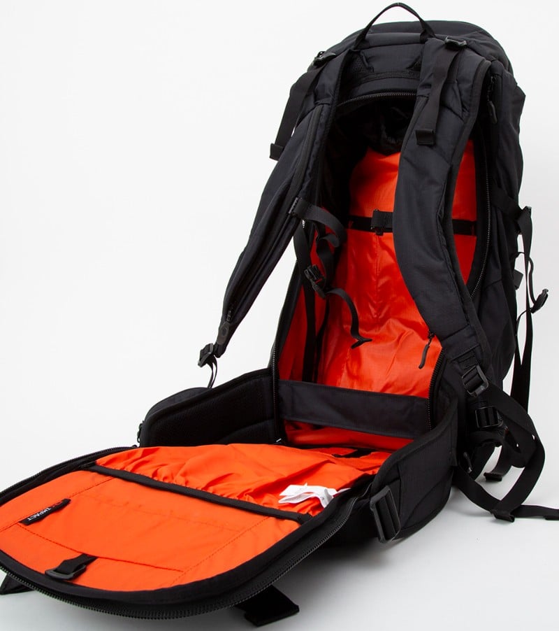 Dakine Poacher 40 Backpacks | Absolute-Snow