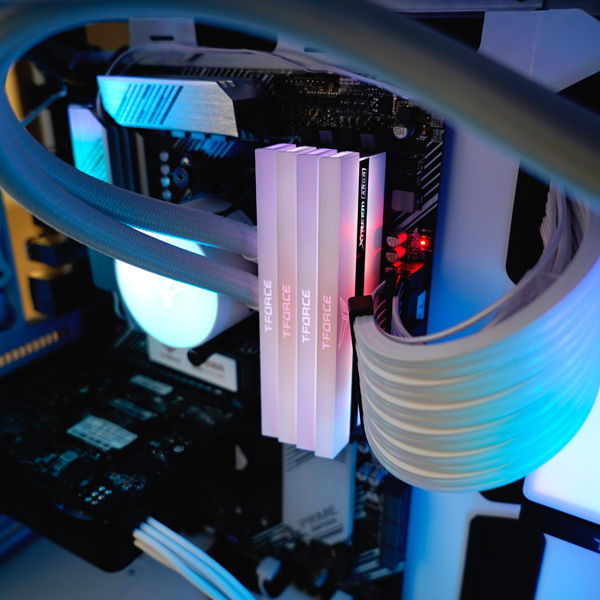 アウトレット】Team 増設メモリ デスクトップ用 DDR4-3600 16GBx2枚