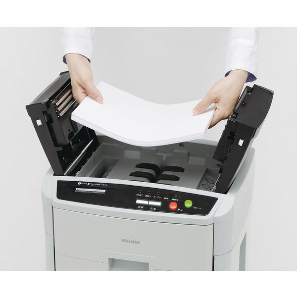 A4 オートフィード クロスカットシュレッダー（23.5L/最大セット枚数