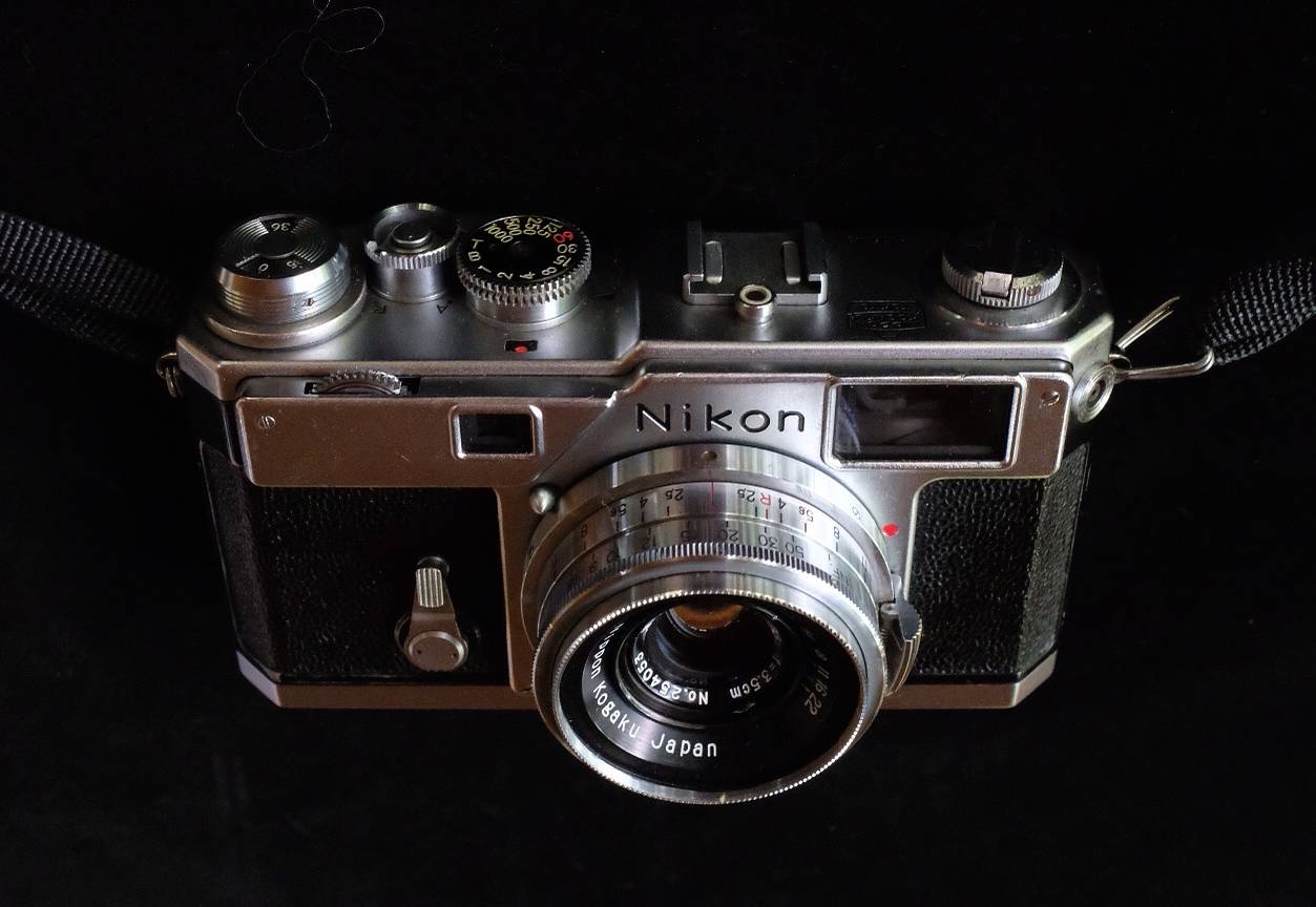 Lomopedia: Nikon S3 · Lomography