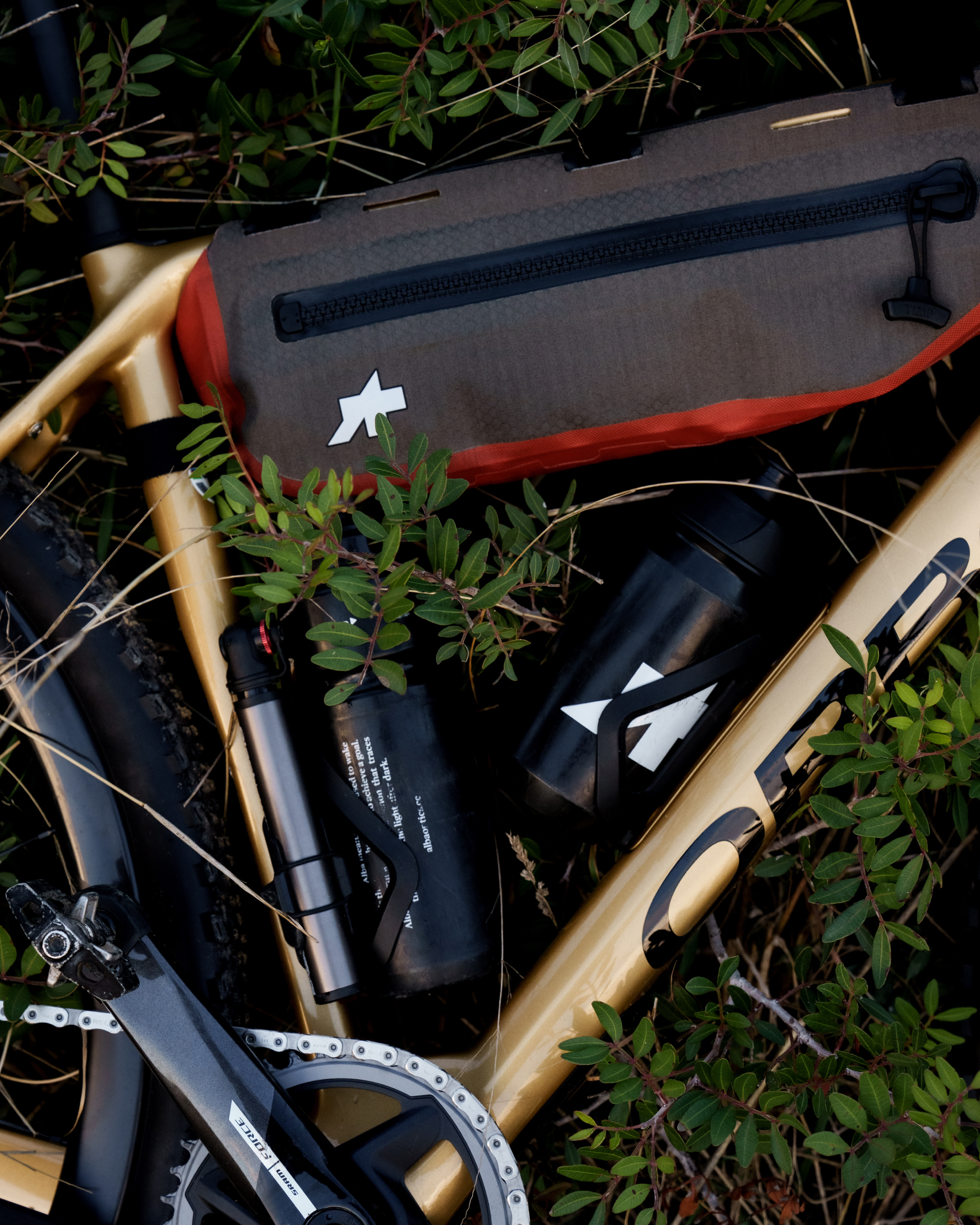 ASSOS x ORTLIEB Frame-Pack Toptube 3L, Dark Sand » ASSOS Of