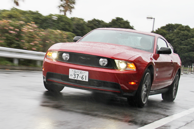 フォード マスタング V8 GTパフォーマンスパッケージ 試乗レポート(1/2