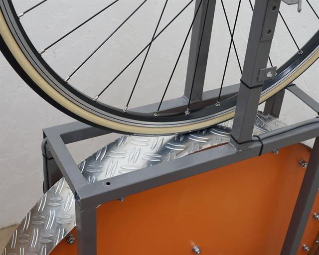 Road Bike Tire Test: Bontrager R4 320 25