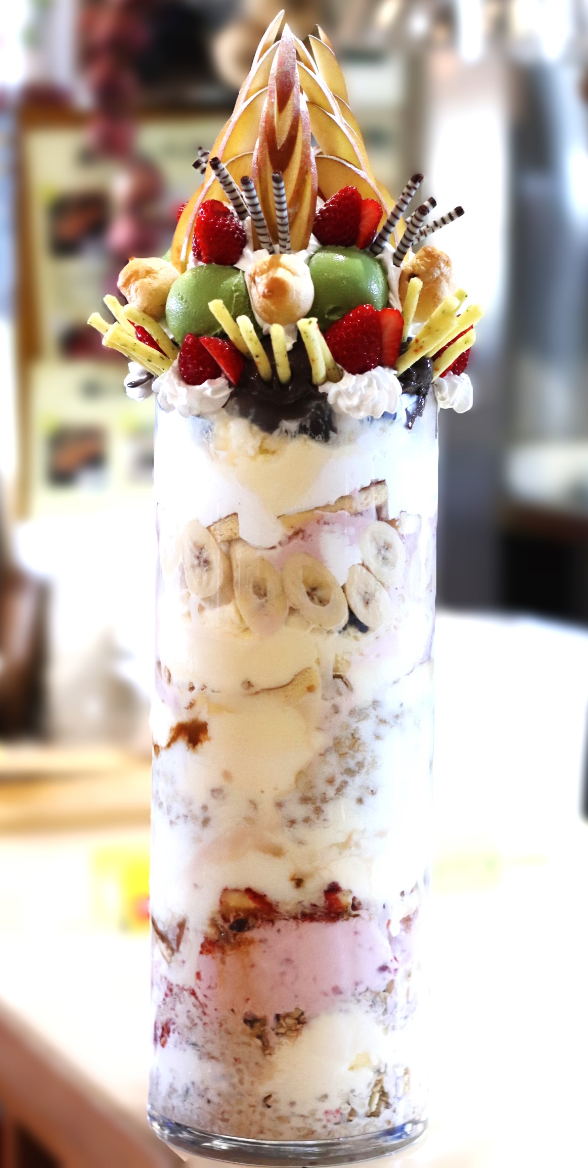 巨大パフェ【夢パフェDX】 - ラ パピージェ