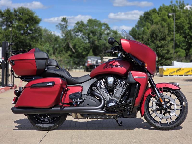 2025 Indian Motorcycle® Roadmaster® PowerPlus Dark Horse® 112 w