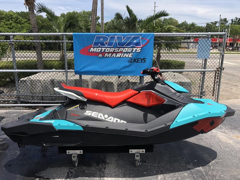 2018 Sea-Doo SPARK® TRIXX™ 3-up Rotax 900 HO ACE | Riva