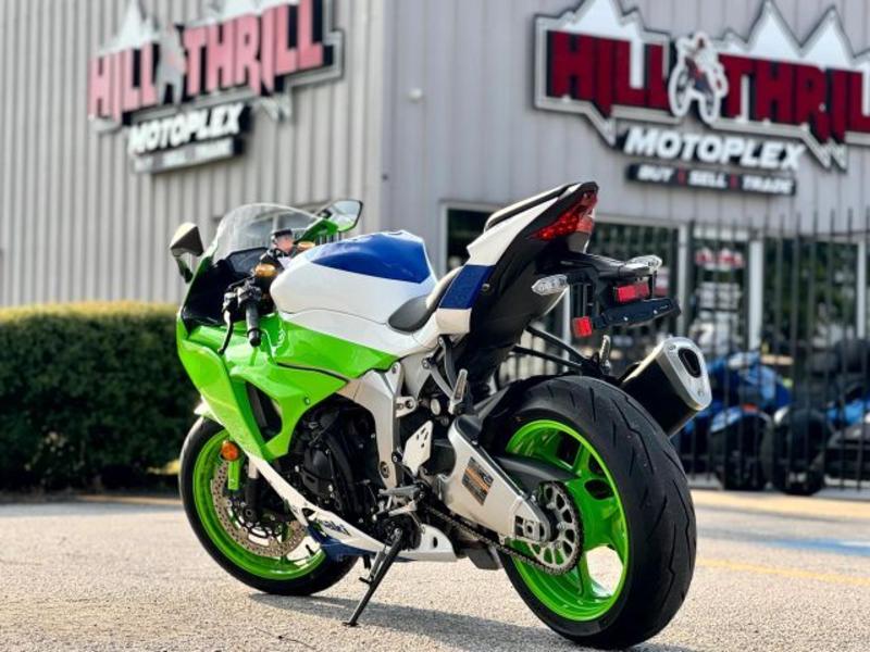 2024 Kawasaki Ninja® ZX™-6R 40th Anniversary Edition ABS | Hill