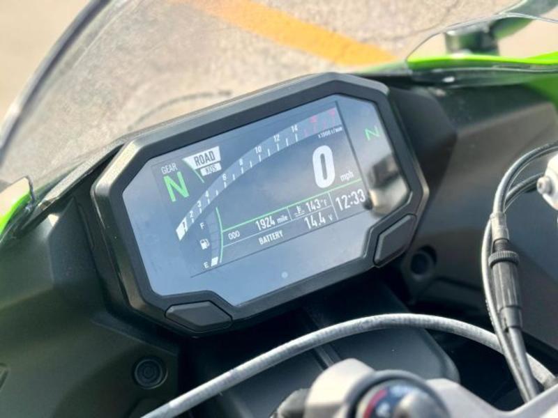 2024 Kawasaki Ninja® ZX™-6R 40th Anniversary Edition ABS | Hill