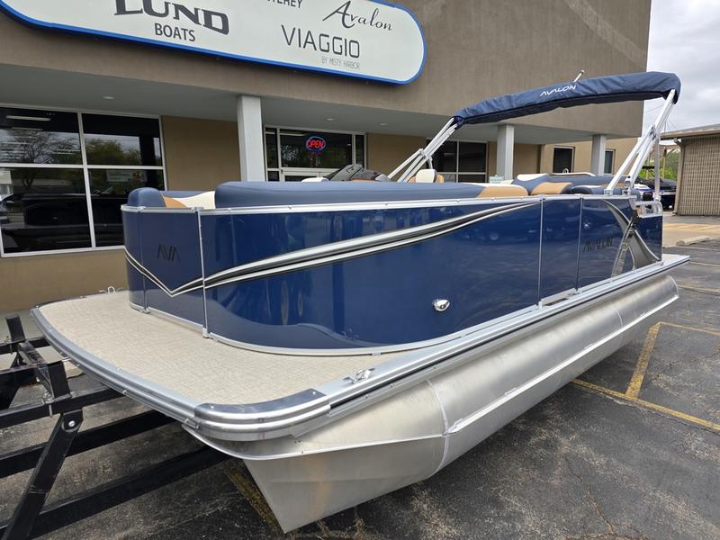 2025 Avalon 1985 LSZ CRB | Appleton Boats
