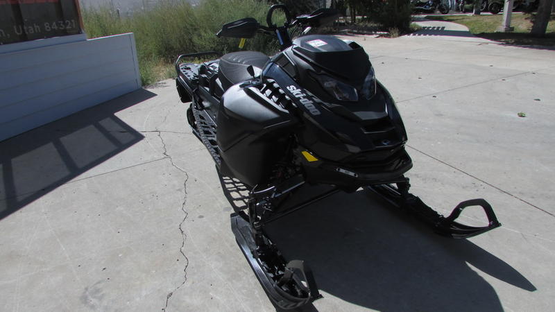 2026 Ski-Doo Expedition® Xtreme™ 850 E-TEC 154 Cobra WT 1.8_Black
