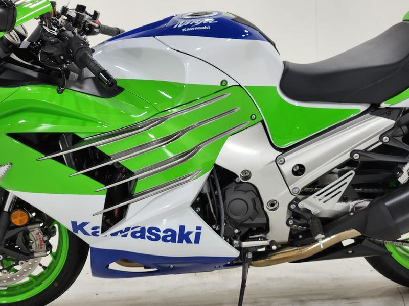 2024 Kawasaki Ninja® ZX™-14R 40th Anniversary Edition ABS
