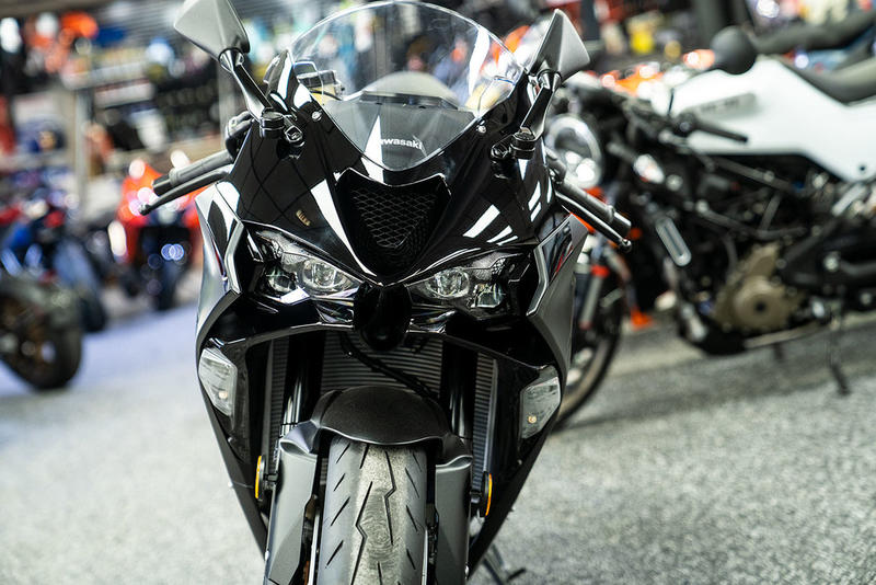 2024 Kawasaki Ninja® ZX™-6R Metallic Flat Spark Black/Ebony