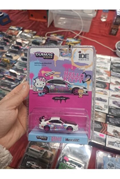 HOT WHEELS Premium Hello Kitty Honda Civic EG Model Araba (Pembe