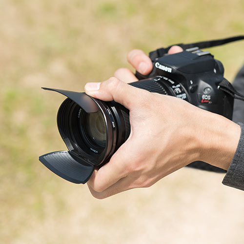 カメラレンズキャップ（フード機能・ワンタッチ・折りたたみ可能・58mm