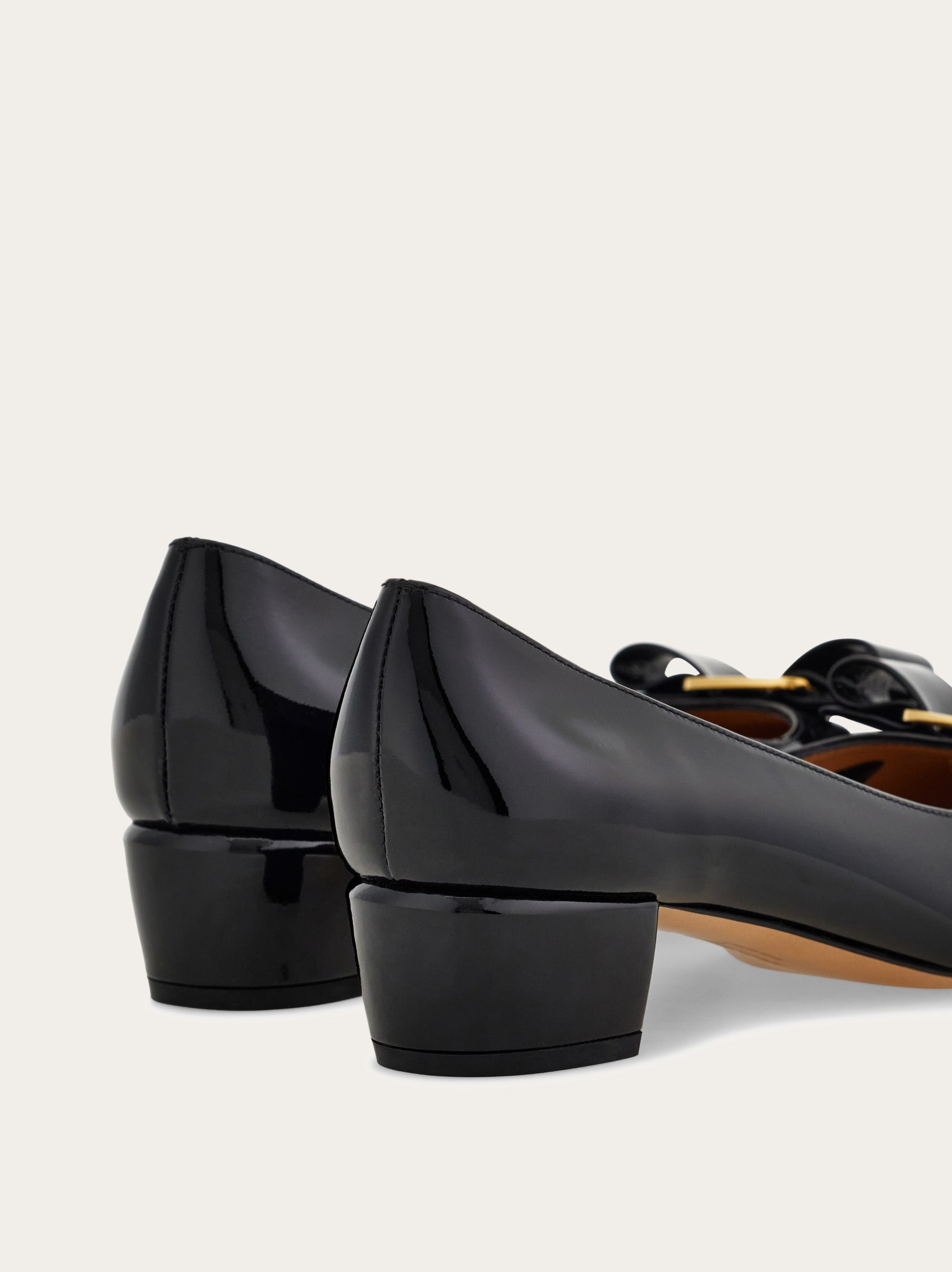 ヴァラ - ウィメンズ | Ferragamo