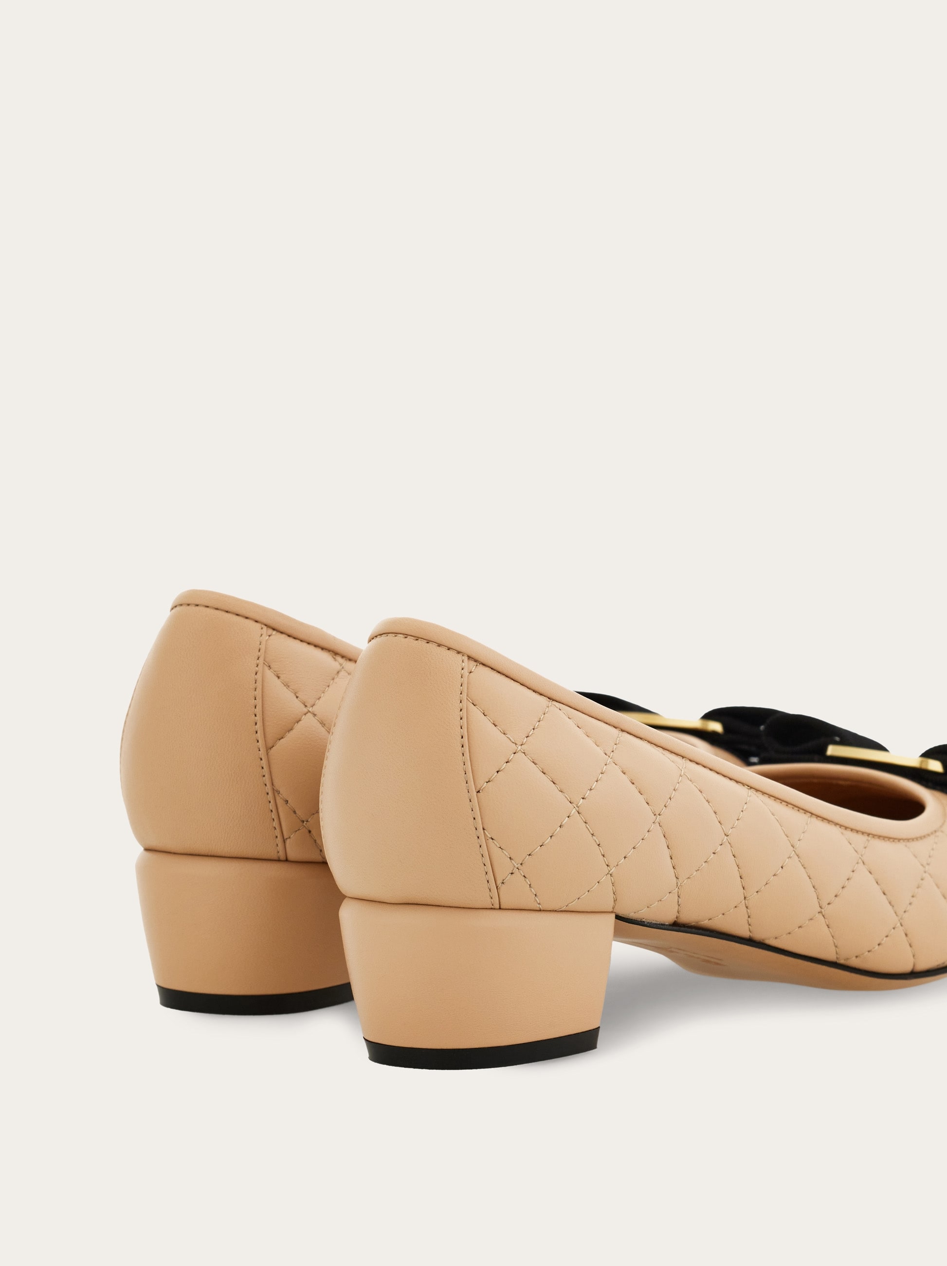 ヴァラ - ウィメンズ | Ferragamo