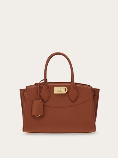 New Ferragamo Studio Soft bag (M) - ウィメンズ | Ferragamo