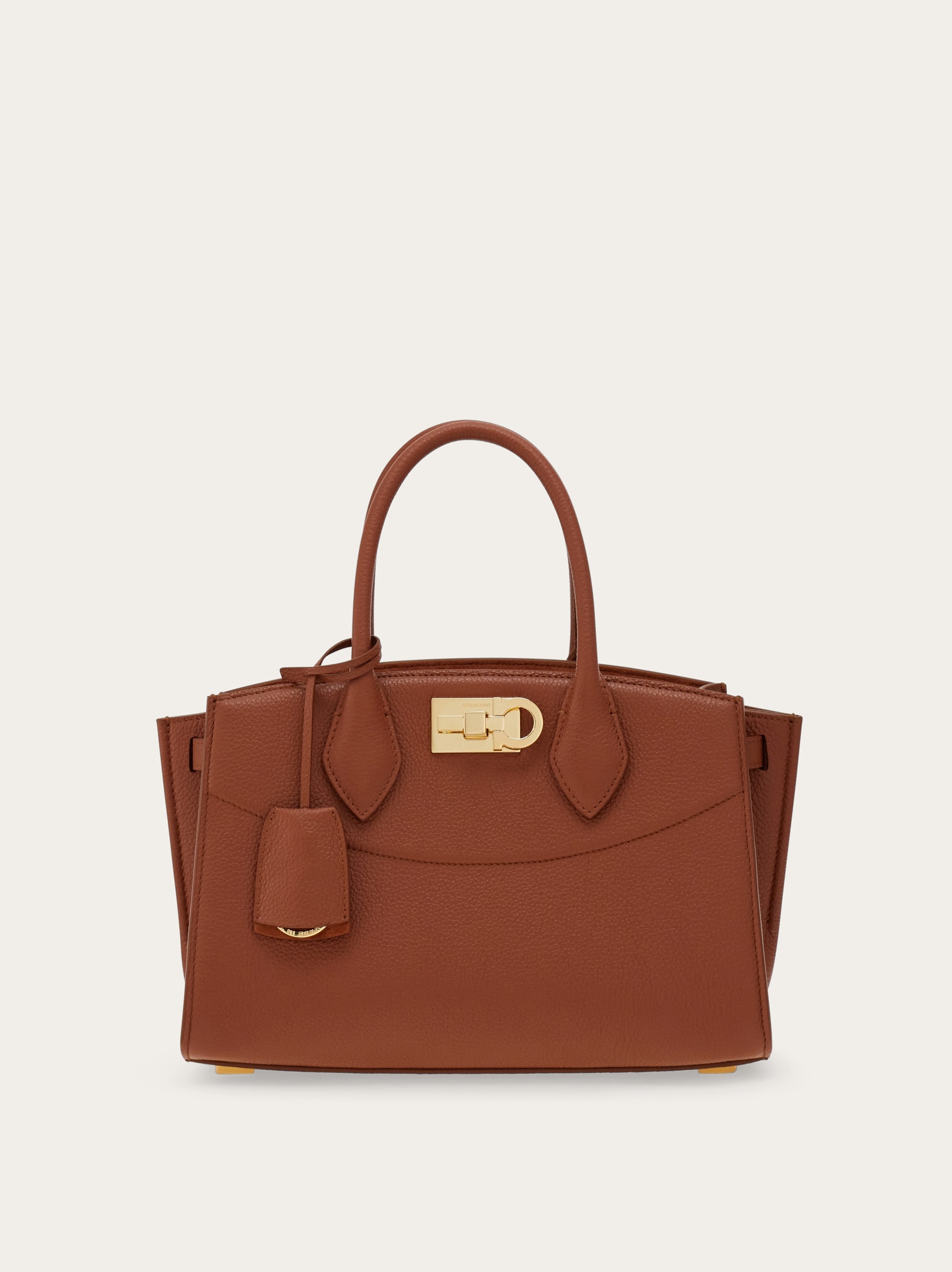 New Ferragamo Studio Soft bag (M) - ウィメンズ | Ferragamo