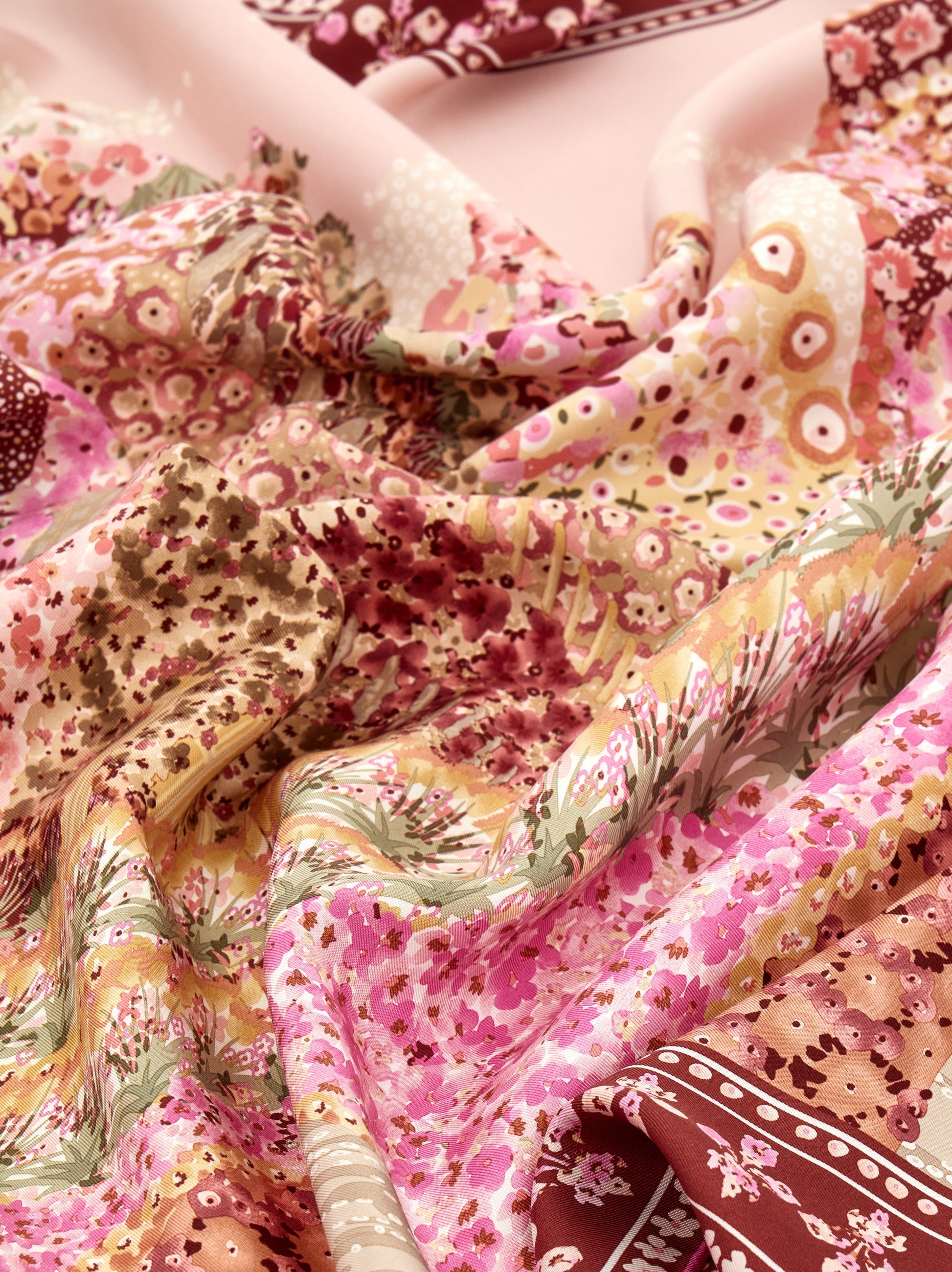 Palazzo Spini Feroni print silk foulard - Women | Ferragamo