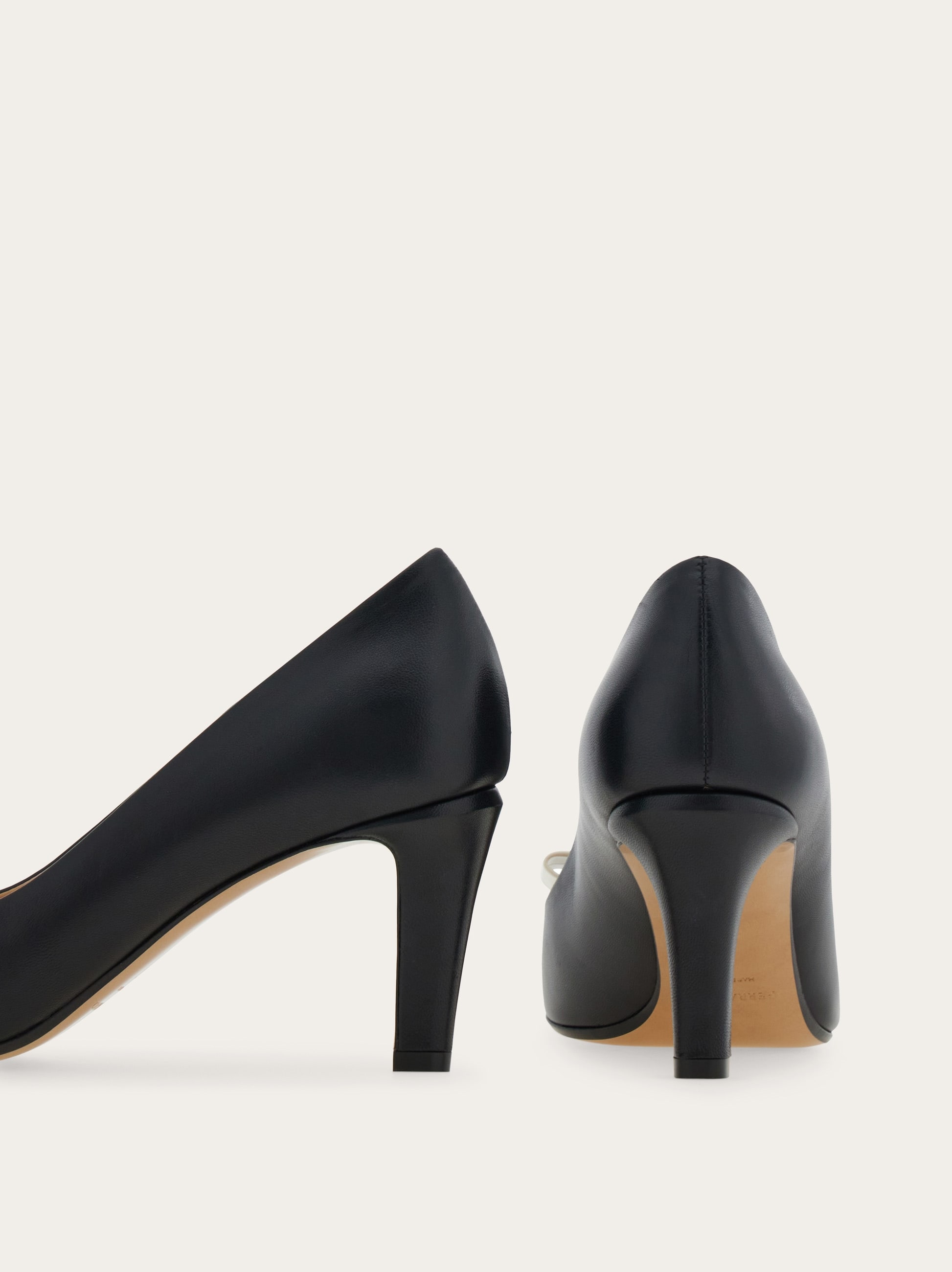 ヴァラ リボン パンプス - ウィメンズ | Ferragamo